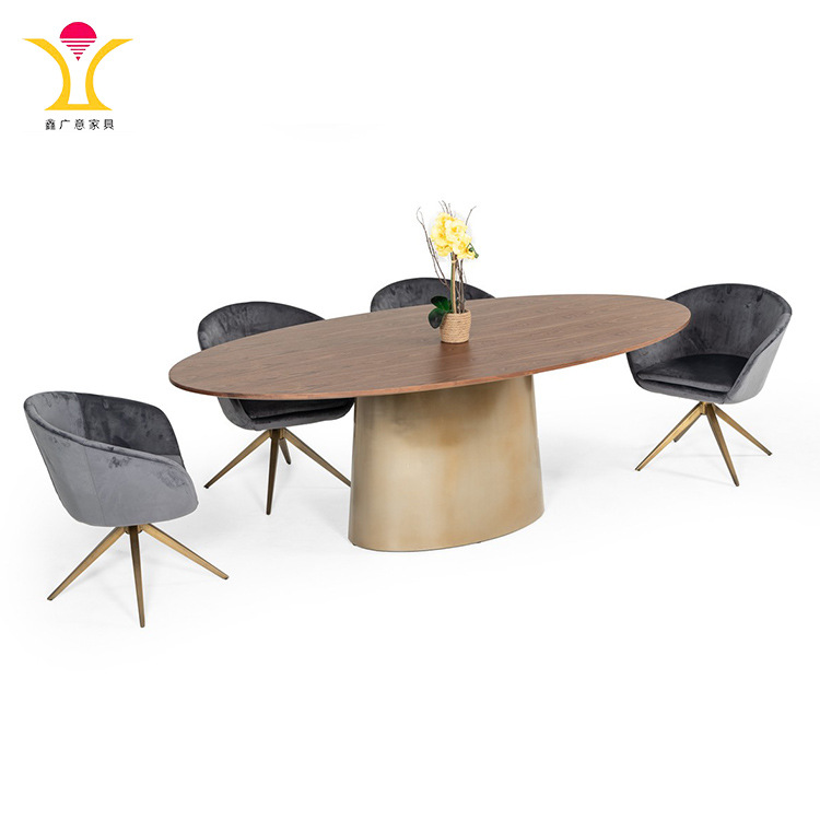 鑫廣意鋼制餐桌椅可以使用餐環境變得更加舒適閑談溝通讓用餐變得溫馨