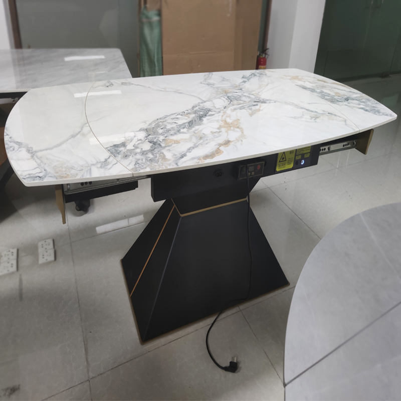 不銹鋼餐桌椅造型簡潔大方奢華質感為視覺和感官注入了更多張力|鑫廣意